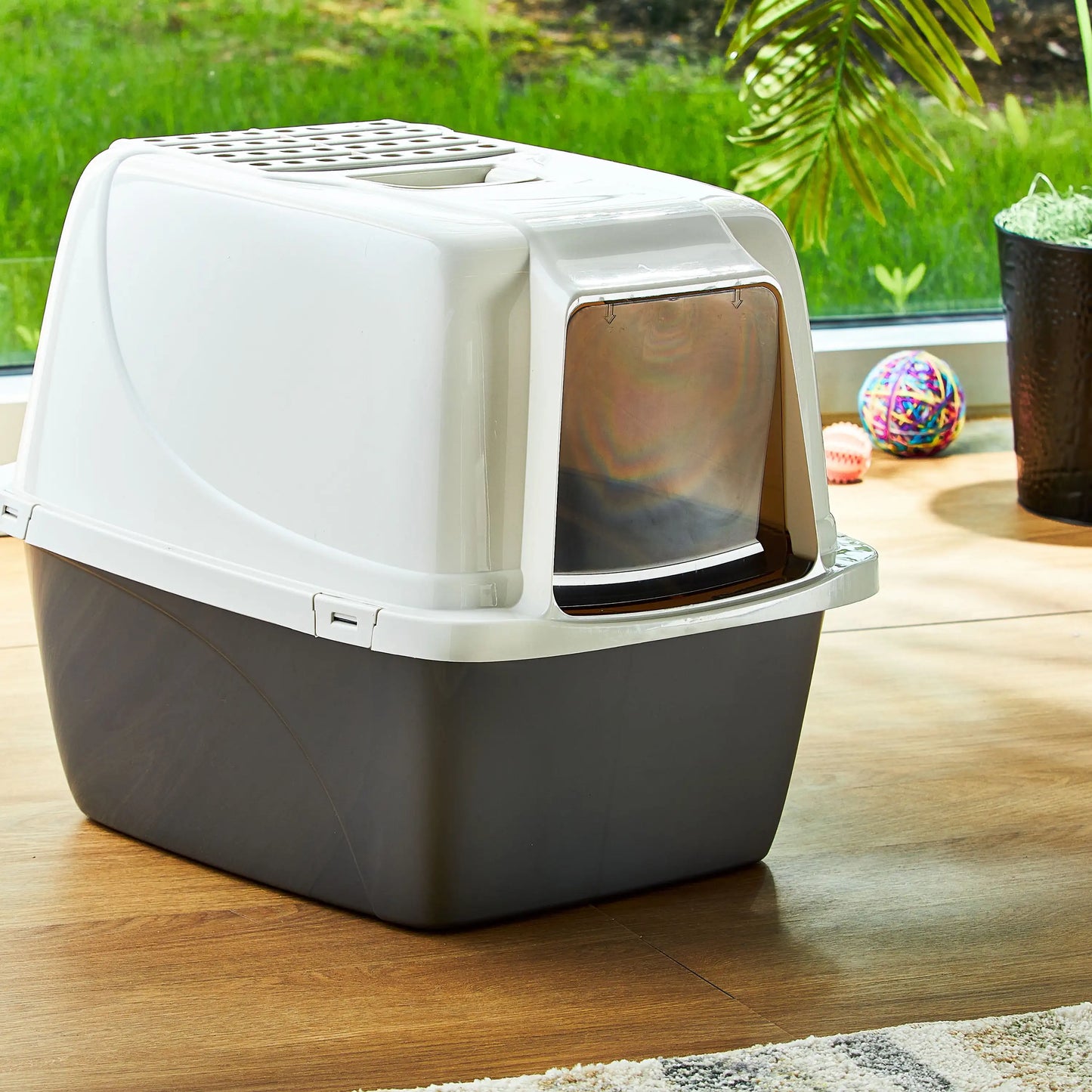 Extra Large Hooded Cat Litter Box. Air Purifying.