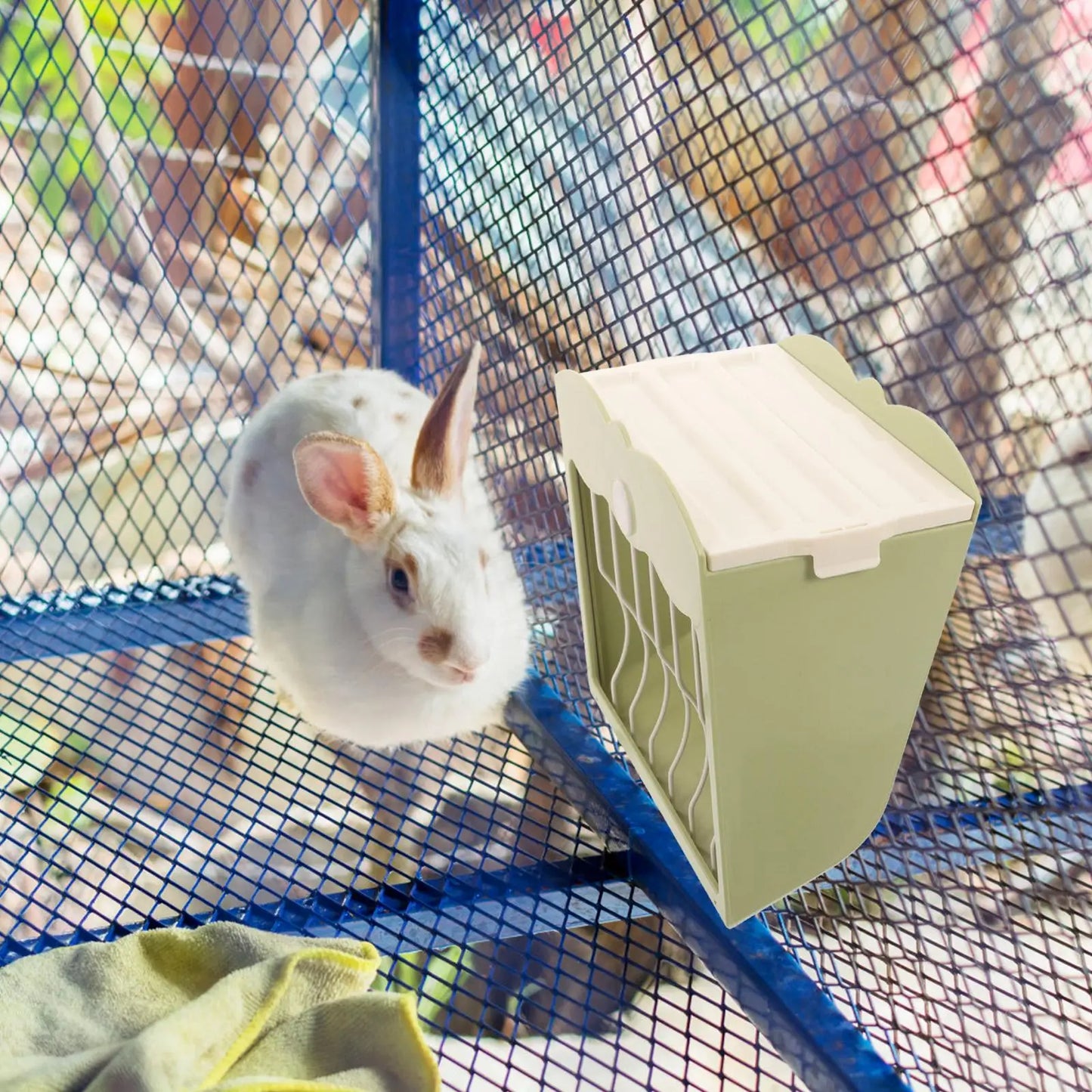 Plastic Hay Dispenser Rabbit Hay Feeder Hanging Type Pet Hamster Food Hay Container